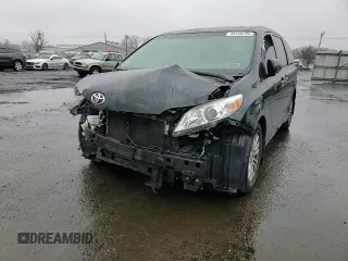 2017 Toyota Sienna XLE Auto Access Seat with VIN 5TDYZ3DC2HS819440, listed as a Copart auction lot 49140795 with Not provided miles and Salvage title. Bid and sale history available at DreamBid. Image 15.