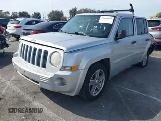 2007 Jeep Patriot Limited z VIN 1J8FF48W87D426541, wystawiony jako IAAI lot #41609156 z przebiegiem 188 199 mil mil oraz . Historia ofert i sprzedaży dostępna na DreamBid. Obrazek 2.