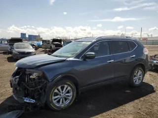 2015 Nissan Rogue SV z VIN 5N1AT2MV9FC832632, wystawiony jako Copart lot #51569825 z przebiegiem 92 988 mil mil oraz Szkoda całkowita • Salvage title. Historia ofert i sprzedaży dostępna na DreamBid. Obrazek 1.