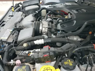 2021 Jeep Wrangler Unlimited Sahara Altitude z VIN 1C4HJXEG5MW613068, wystawiony jako IAAI lot #41768897 z przebiegiem 42 969 mil mil oraz . Historia ofert i sprzedaży dostępna na DreamBid. Obrazek 20.