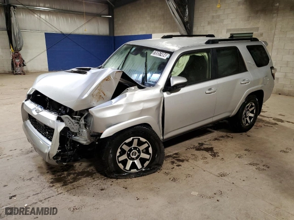 2024 Toyota 4Runner TRD Off Road with VIN JTEPU5JR1R6220959, listed as a Copart auction lot 76957484 with 0 mi miles and Salvage Title. Bid and sale history available at carsss.com. Image 1.