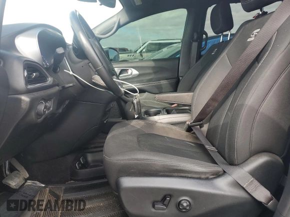 2018 Chrysler Pacifica Touring Plus with VIN 2C4RC1FGXJR361834, listed as a Copart auction lot 49476195 with 65,784 mi miles and Salvage Title. Bid and sale history available at DreamBid. Image 7.