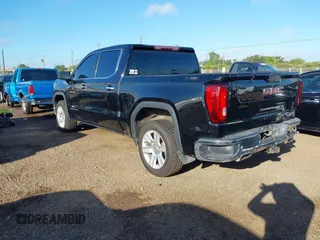 2022 GMC Sierra 1500 SLT z VIN 3GTU9DED2NG103532, wystawiony jako IAAI lot #39676317 z przebiegiem 85 450 mil mil oraz . Historia ofert i sprzedaży dostępna na DreamBid. Obrazek 3.