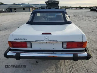 1988 Mercedes-Benz 560 SL with VIN WDBBA48D7JA082792, listed as a Copart auction lot 86698654 with 81,335 mi miles and Salvage Title. Bid and sale history available at DreamBid. Image 6.