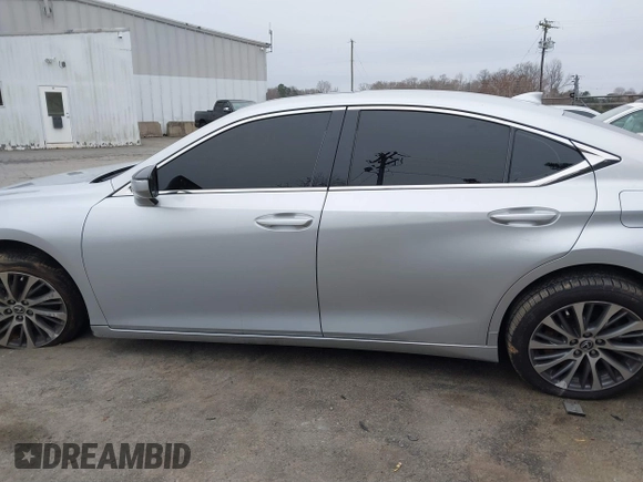 2019 Lexus ES 350 with VIN 58ABZ1B17KU020000, listed as a IAAI auction lot 41535730 with 60,431 mi miles and . Bid and sale history available at DreamBid. Image 14.