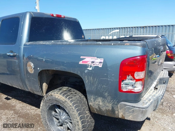 2007 Chevrolet Silverado 1500 LTZ with VIN 2GCEK13M071572981, listed as a IAAI auction lot 42054093 with 284,423 mi miles. Bid and sale history available at carsss.com. Image 17.