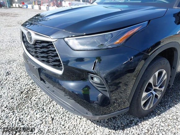 2023 Toyota Highlander L with VIN 5TDKDRBH4PS028847, listed as a IAAI auction lot 41803322 with 31,853 mi miles. Bid and sale history available at carsss.com. Image 6.