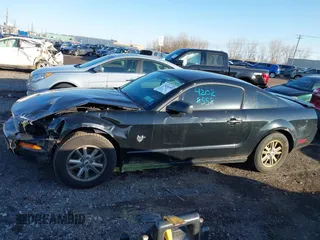 2009 Ford Mustang with VIN 1ZVHT80NX95113701, listed as a IAAI auction lot 42028558 with 100,224 mi miles and . Bid and sale history available at carsss.com. Image 12.
