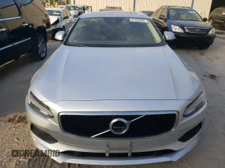 2017 Volvo S90 Momentum z VIN YV1102AKXH1012981, wystawiony jako Copart lot #67930522 z przebiegiem 38 325 mil mil oraz . Historia ofert i sprzedaży dostępna na DreamBid. Obrazek 5.