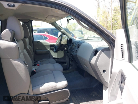 2004 Ford F-150 XL with VIN 1FTRF12W14NB89702, listed as a IAAI auction lot 42049938 with 106,379 mi miles. Bid and sale history available at carsss.com. Image 5.