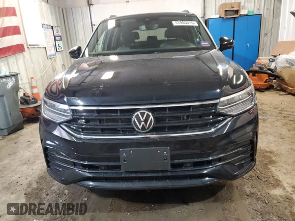 2022 Volkswagen Tiguan SE R-Line Black with VIN 3VV8B7AX8NM102055, listed as a Copart auction lot 47085015 with 20,007 mi miles and Salvage Title. Bid and sale history available at DreamBid. Image 5.