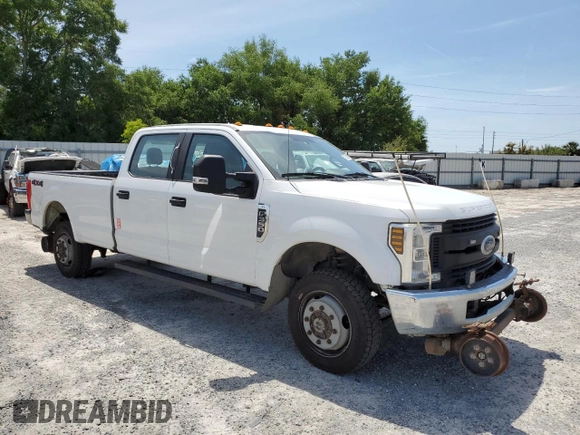 2018 Ford F-350 Platinum with VIN 1FT7W3B65JEC21002, listed as a Copart auction lot 57288995 with 157,662 mi miles and Salvage title. Bid and sale history available at DreamBid. Image 4.