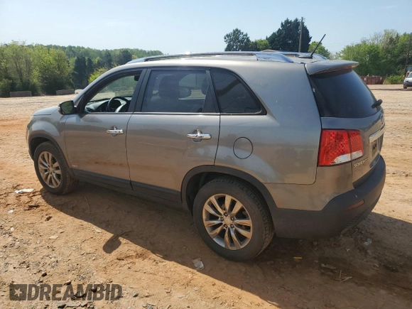 2011 Kia Sorento EX z VIN 5XYKUDA29BG113074, wystawiony jako Copart lot #51768875 z przebiegiem 212 884 mil mil oraz Czysty tytuł • Clean title. Historia ofert i sprzedaży dostępna na DreamBid. Obrazek 2.