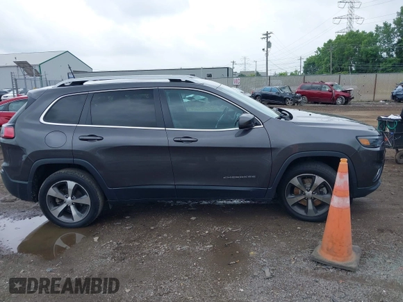 2020 Jeep Cherokee Limited z VIN 1C4PJLDB8LD653312, wystawiony jako IAAI lot #42516821 z przebiegiem 146 870 mil mil oraz . Historia ofert i sprzedaży dostępna na DreamBid. Obrazek 13.