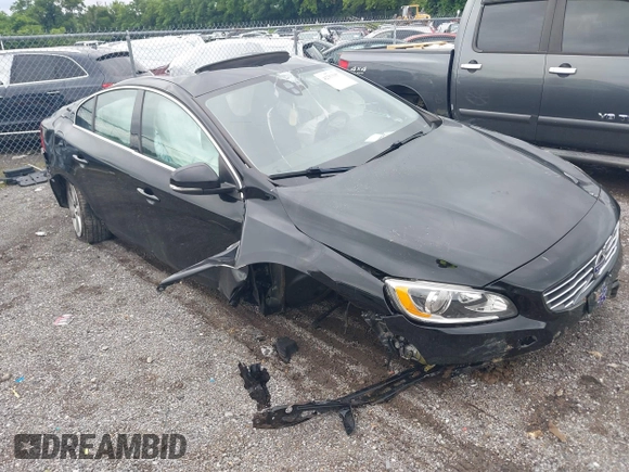 2016 Volvo S60 T5 Premier z VIN YV1612TK3G2411949, wystawiony jako IAAI lot #42353357 z przebiegiem 152 937 mil mil oraz . Historia ofert i sprzedaży dostępna na DreamBid. Obrazek 1.