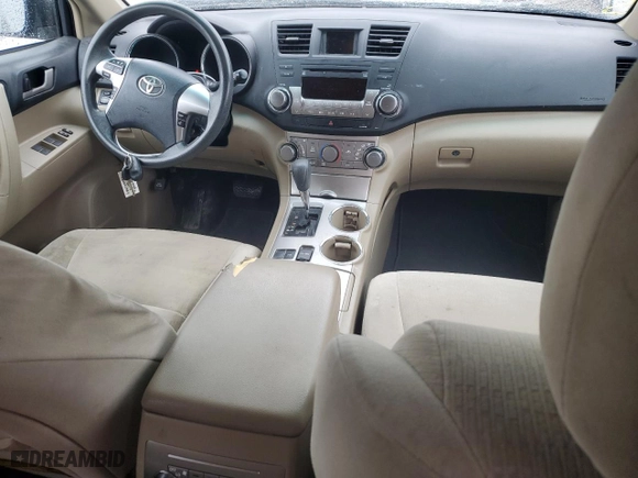 2011 Toyota Highlander with VIN 5TDZK3EH9BS041096, listed as a Copart auction lot 51867074 with 307,664 mi miles and Salvage Title. Bid and sale history available at carsss.com. Image 8.