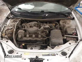 2005 Chrysler Sebring Touring z VIN 1C3EL56R85N579978, wystawiony jako IAAI lot #42201586 z przebiegiem 109 591 mil mil oraz . Historia ofert i sprzedaży dostępna na DreamBid. Obrazek 10.