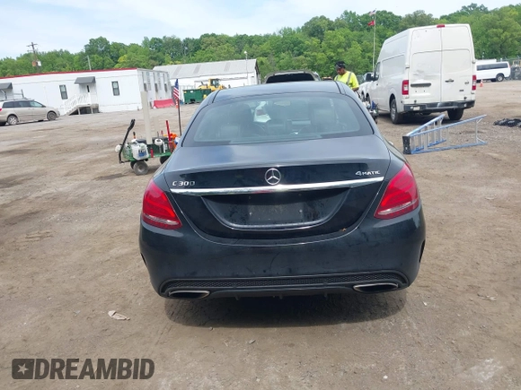 2017 Mercedes-Benz C 300 с VIN 55SWF4KB4HU194641, выставлен на аукционе IAAI как лот 42235717 с пробегом 106 238 миль миль и . История ставок и продаж доступна на DreamBid. Изображение 16.