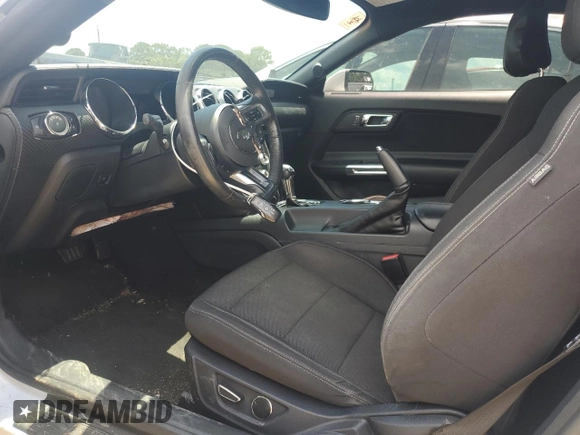 2015 Ford Mustang V6 z VIN 1FA6P8AM8F5347101, wystawiony jako Copart lot #62295205 z przebiegiem 92 592 mil mil oraz Szkoda całkowita • Salvage title. Historia ofert i sprzedaży dostępna na DreamBid. Obrazek 7.