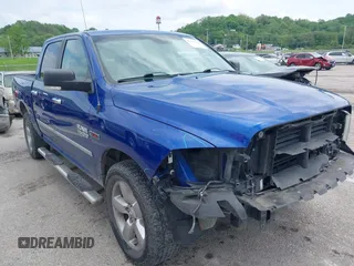 2015 Ram 1500 Big Horn z VIN 1C6RR7LM4FS641144, wystawiony jako IAAI lot #42150184 z przebiegiem 187 426 mil mil oraz . Historia ofert i sprzedaży dostępna na DreamBid. Obrazek 1.