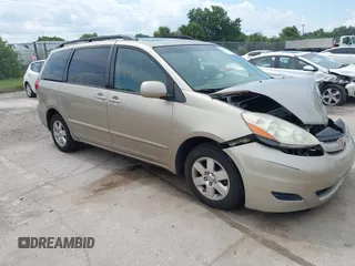 2008 Toyota Sienna XLE with VIN 5TDZK22C28S158269, listed as a IAAI auction lot 42600884 with 220,900 mi miles and . Bid and sale history available at DreamBid. Image 1.