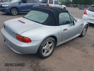 1996 BMW 3 Series Z3 1.9 z VIN 4USCH7323TLB72065, wystawiony jako IAAI lot #42638244 z przebiegiem 188 528 mil mil oraz . Historia ofert i sprzedaży dostępna na DreamBid. Obrazek 4.