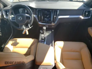 2020 Volvo V60 z VIN YV4102WK2L1040830, wystawiony jako Copart lot #60741723 z przebiegiem 55 640 mil mil oraz . Historia ofert i sprzedaży dostępna na DreamBid. Obrazek 8.