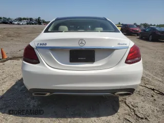 2017 Mercedes-Benz C 300 z VIN 55SWF4KB9HU220182, wystawiony jako Copart lot #62109395 z przebiegiem Nie podano mil oraz Szkoda całkowita • Salvage title. Historia ofert i sprzedaży dostępna na DreamBid. Obrazek 6.
