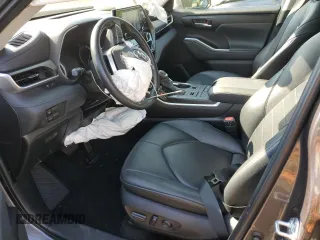 2021 Toyota Highlander XLE with VIN 5TDGZRBH4MS078778, listed as a Copart auction lot 56496855 with 35,563 mi miles and Salvage title. Bid and sale history available at DreamBid. Image 7.