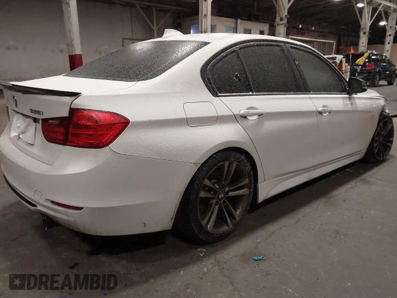 2013 BMW 3 Series 335i с VIN WBA3A9G50DNP37947, выставлен на аукционе IAAI как лот 41568877 с пробегом 82 467 миль миль и . История ставок и продаж доступна на DreamBid. Изображение 4.