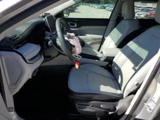 2022 Jeep Compass Altitude z VIN 3C4NJCBB7NT139457, wystawiony jako Copart lot #83322804 z przebiegiem 47 017 mil mil oraz Szkoda całkowita • Salvage title. Historia ofert i sprzedaży dostępna na DreamBid. Obrazek 7.