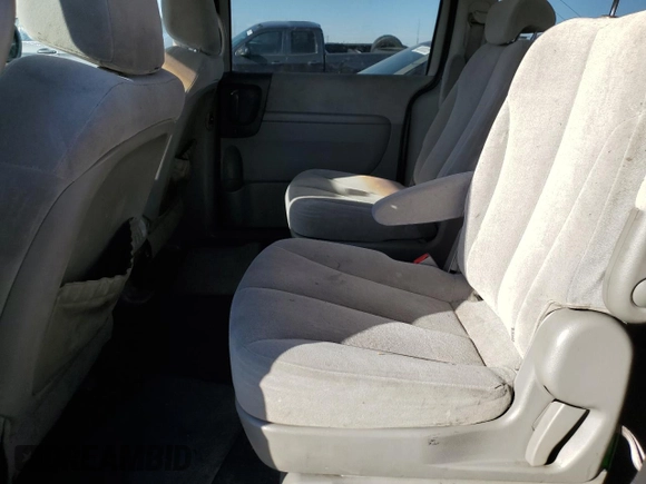 2008 Kia Sedona LX with VIN KNDMB233086261604, listed as a Copart auction lot 48936035 with 313,041 mi miles and Salvage Title. Bid and sale history available at carsss.com. Image 11.
