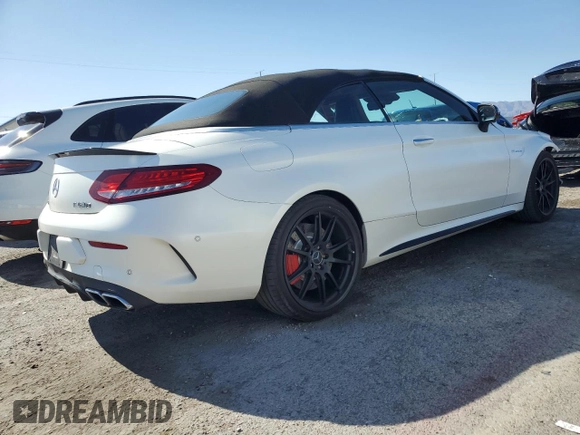 2017 Mercedes-Benz C 63 S AMG z VIN WDDWK8HB2HF452703, wystawiony jako Copart lot #52001114 z przebiegiem 45 926 mil mil oraz . Historia ofert i sprzedaży dostępna na DreamBid. Obrazek 3.