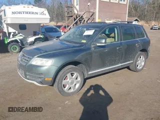 2005 Volkswagen Touareg 4.2L V8 with VIN WVGZM77L25D079655, listed as a IAAI auction lot 42033696 with 187,389 mi miles and . Bid and sale history available at DreamBid. Image 2.
