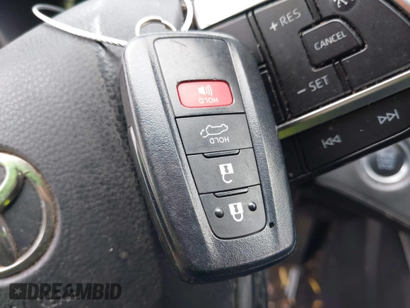 2020 Toyota Highlander LE with VIN 5TDZZRAH6LS027761, listed as a IAAI auction lot 42034714 with 90,546 mi miles and . Bid and sale history available at DreamBid. Image 11.