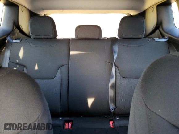2021 Jeep Renegade Upland z VIN ZACNJDAB1MPN21350, wystawiony jako Copart lot #81056694 z przebiegiem 10 355 mil mil oraz Szkoda całkowita • Salvage title. Historia ofert i sprzedaży dostępna na DreamBid. Obrazek 10.
