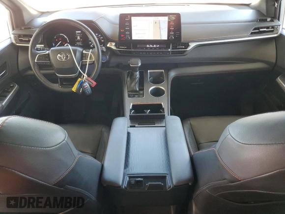 2022 Toyota Sienna XSE z VIN 5TDXSKFCXNS067134, wystawiony jako Copart lot #57658915 z przebiegiem 30 836 mil mil oraz Szkoda całkowita • Salvage title. Historia ofert i sprzedaży dostępna na DreamBid. Obrazek 8.