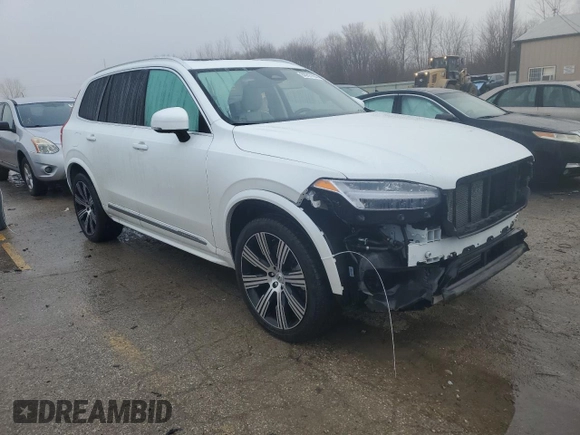 2023 Volvo XC90 Plus with VIN YV4H600N2P1949810, listed as a Copart auction lot 84947784 with 40,842 mi miles and Clean title. Bid and sale history available at DreamBid. Image 4.