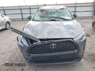 2025 Toyota Corolla Cross L с VIN 7MUAAAAG0SV123032, выставлен на аукционе IAAI как лот 42292755 с пробегом Не указан миль и . История ставок и продаж доступна на DreamBid. Изображение 11.
