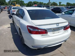 2016 Honda Accord Sport z VIN 1HGCR2F53GA040094, wystawiony jako IAAI lot #42223714 z przebiegiem 301 878 mil mil oraz . Historia ofert i sprzedaży dostępna na DreamBid. Obrazek 3.