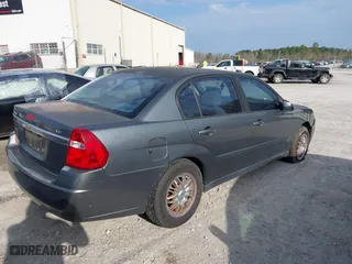 2006 Chevrolet Malibu LS w/1LS with VIN 1G1ZS51F46F131481, listed as a IAAI auction lot 41583677 with 189,811 mi miles. Bid and sale history available at carsss.com. Image 4.