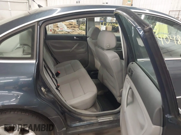 2004 Volkswagen Passat GLS z VIN WVWPD63B24P201432, wystawiony jako IAAI lot #42404871 z przebiegiem 120 630 mil mil oraz . Historia ofert i sprzedaży dostępna na DreamBid. Obrazek 8.