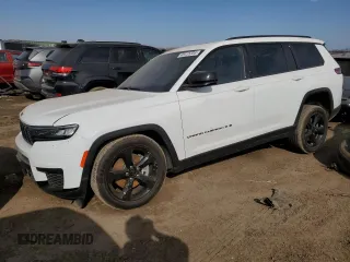 2023 Jeep Grand Cherokee Laredo z VIN 1C4RJKAG1P8853644, wystawiony jako Copart lot #48415205 z przebiegiem 12 202 mil mil oraz Szkoda całkowita • Salvage title. Historia ofert i sprzedaży dostępna na DreamBid. Obrazek 1.
