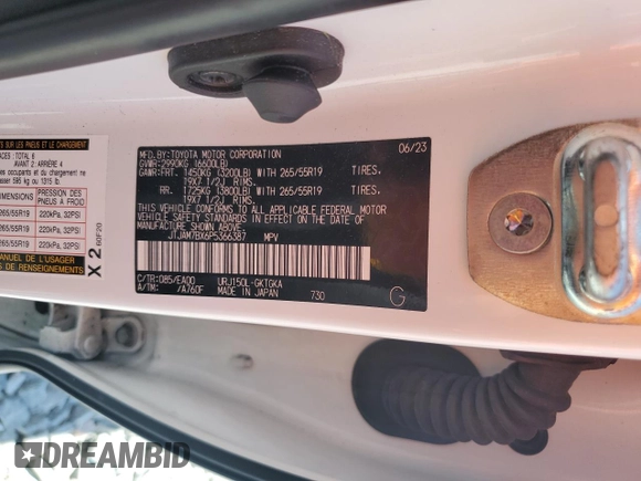 2023 Lexus GX 460 Premium z VIN JTJAM7BX6P5366387, wystawiony jako Copart lot #54217315 z przebiegiem 1 471 mil mil oraz Szkoda całkowita • Salvage title. Historia ofert i sprzedaży dostępna na DreamBid. Obrazek 13.