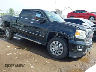 2016 GMC Sierra 2500HD Denali z VIN 1GT12UE84GF259750, wystawiony jako IAAI lot #42221632 z przebiegiem 201 055 mil mil oraz . Historia ofert i sprzedaży dostępna na DreamBid. Obrazek 1.