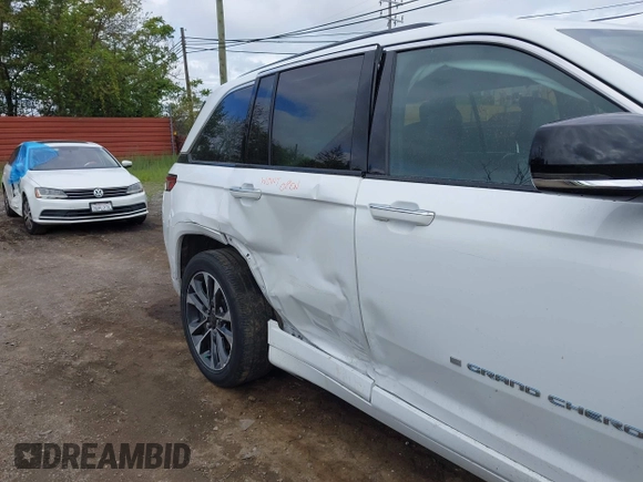 2022 Jeep Grand Cherokee Overland z VIN 1C4RJYD60N8717511, wystawiony jako IAAI lot #42366903 z przebiegiem 43 844 mil mil oraz . Historia ofert i sprzedaży dostępna na DreamBid. Obrazek 6.