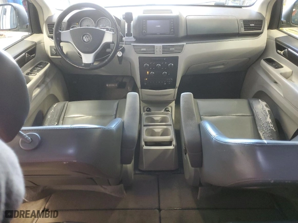 2010 Volkswagen Routan SE with VIN 2V4RW3D18AR202351, listed as a Copart auction lot 77172724 with 166,999 mi miles and Clean Title. Bid and sale history available at carsss.com. Image 8.