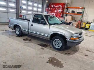 2000 Chevrolet S-10 LS with VIN 1GCCS1449YK187118, listed as a IAAI auction lot 41278247 with 0 mi miles. Bid and sale history available at carsss.com. Image 1.