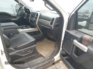 2018 Ford Super Duty F-250 SRW XL with VIN 1FT7W2BT0JEB65096, listed as a IAAI auction lot 41685411 with 124,359 mi miles. Bid and sale history available at carsss.com. Image 5.