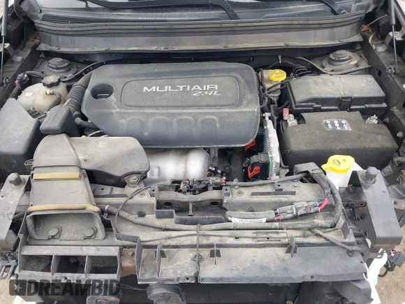 2015 Jeep Cherokee Latitude with VIN 1C4PJLCB0FW601862, listed as a IAAI auction lot 41931048 with 100,705 mi miles and . Bid and sale history available at DreamBid. Image 10.